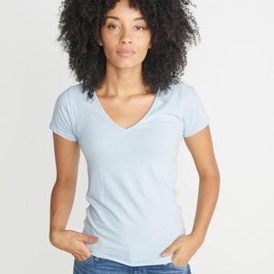 MARINE LAYER V-NECK TEE IN BABY BLUE XS S XL